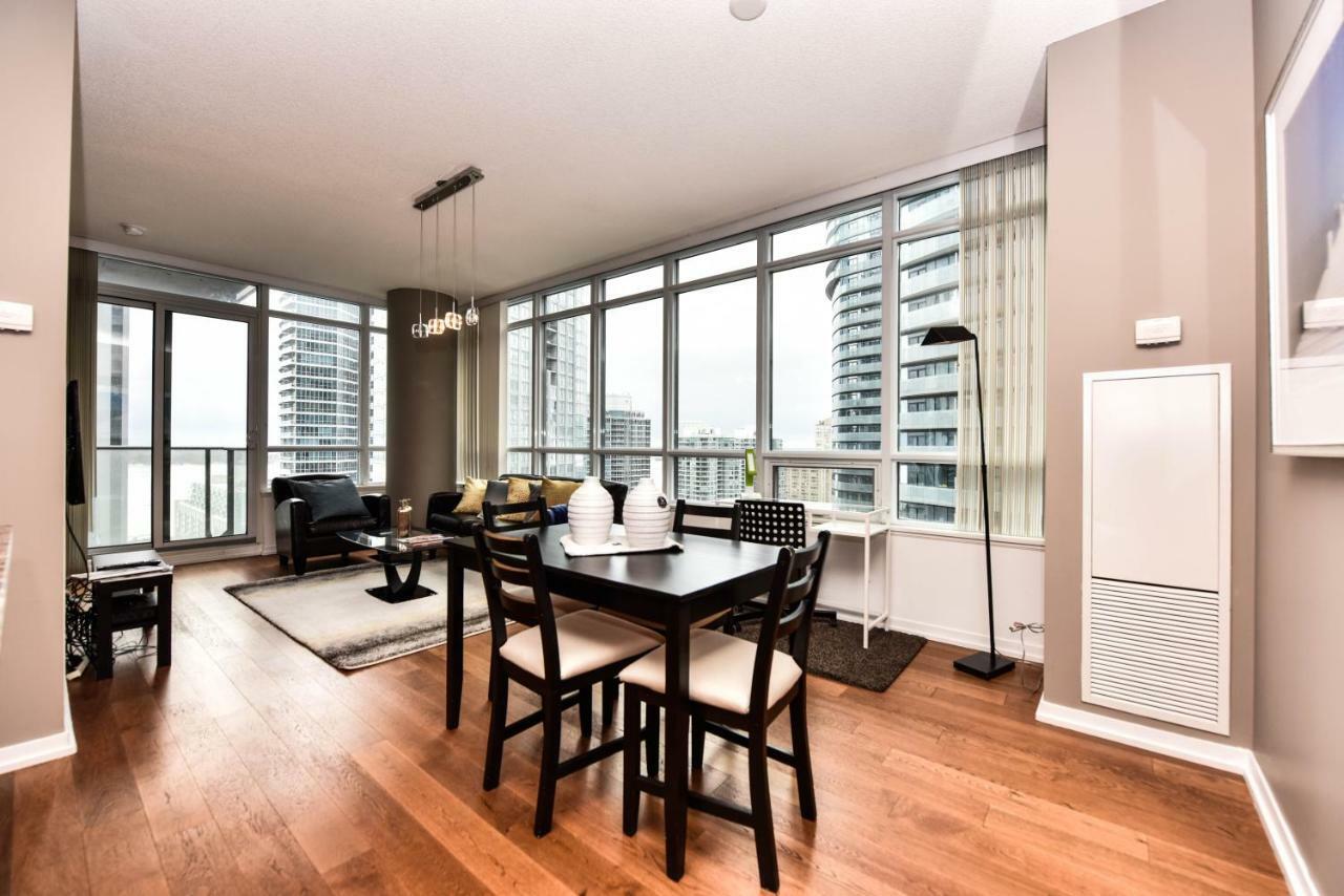 Sarkar Suites - Maple Leaf Square Toronto Exterior foto